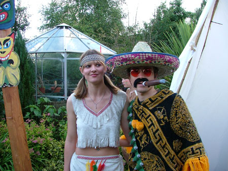 2005_1223FANCYDRESS0013