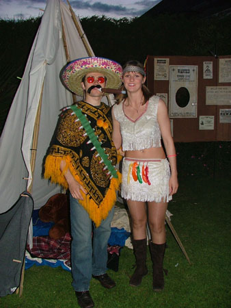 2005_1223FANCYDRESS0018