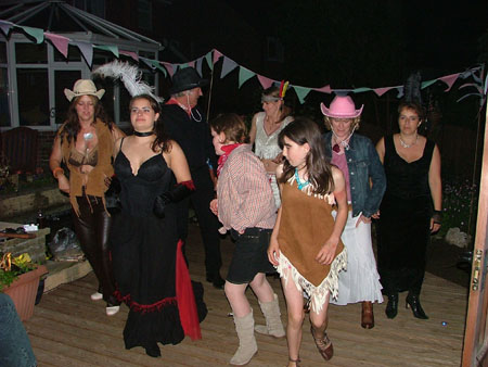 2005_1223FANCYDRESS0024