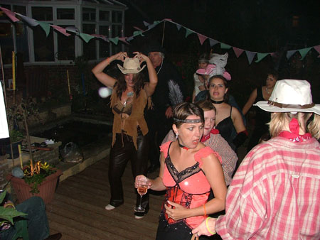 2005_1223FANCYDRESS0027